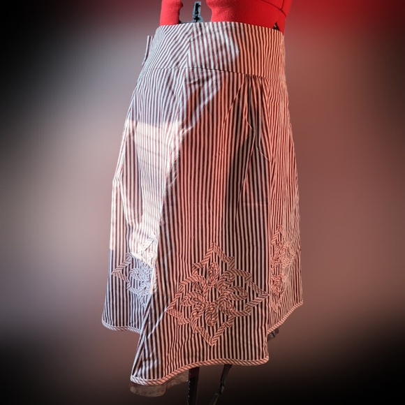 LOFT Red and White A-Line Skirt with Pleated Cut Out - Picture 2 of 5